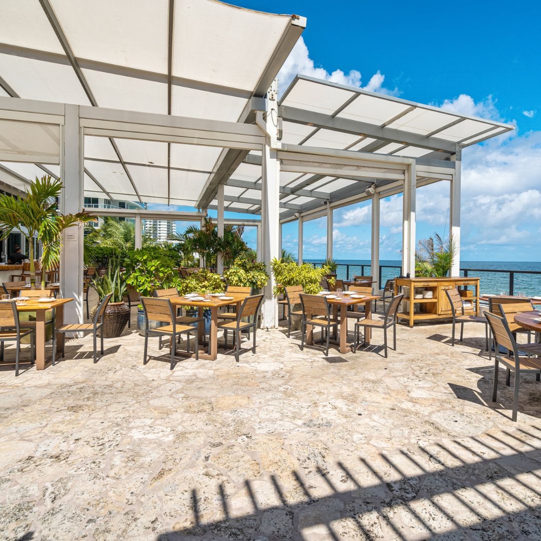 Oceanfront dining at ETARU