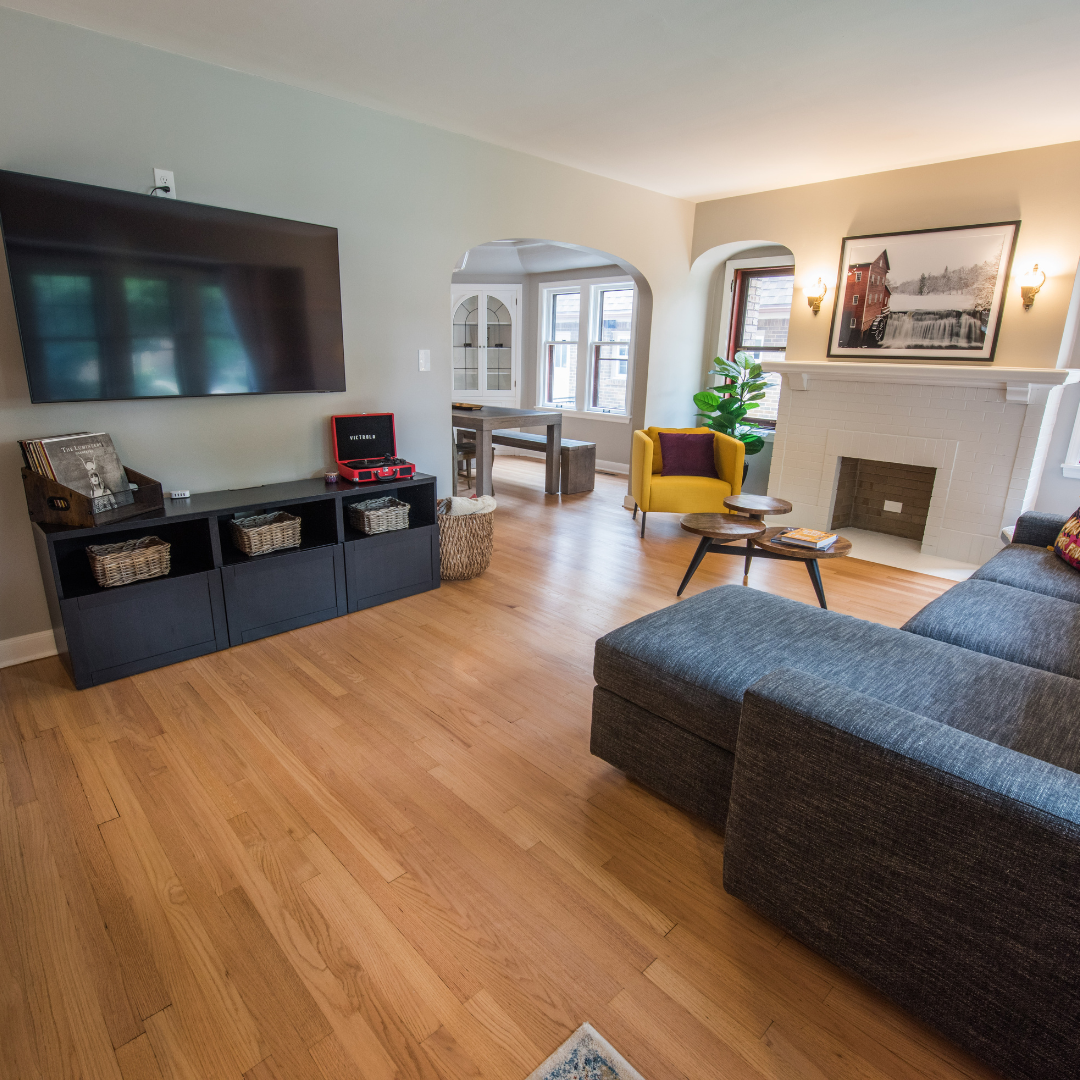 Bright living room at Casita Shorewood